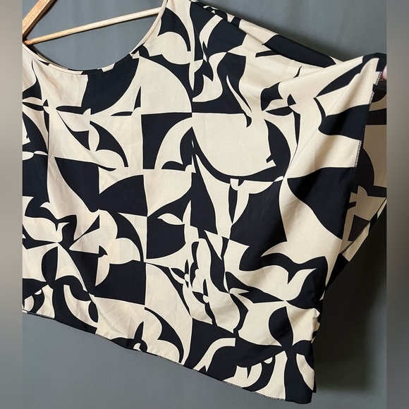 Shein Curve 2xl Multi Pattern Blouses - Lot of 4 - Picture 14 of 16